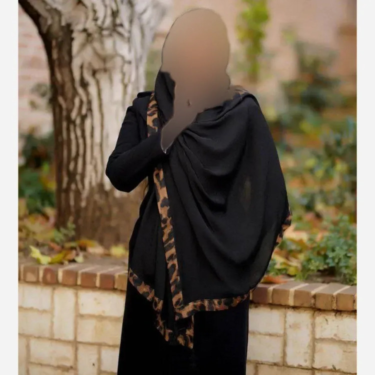 شال حاشیه پلنگی پلیسه ریز مشکی مجلسی سایز آزاد