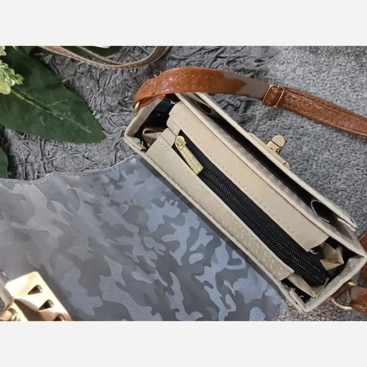 کیف شادگان چرم نانسی کیفیت عالی رنگ مشکی سفید کرم