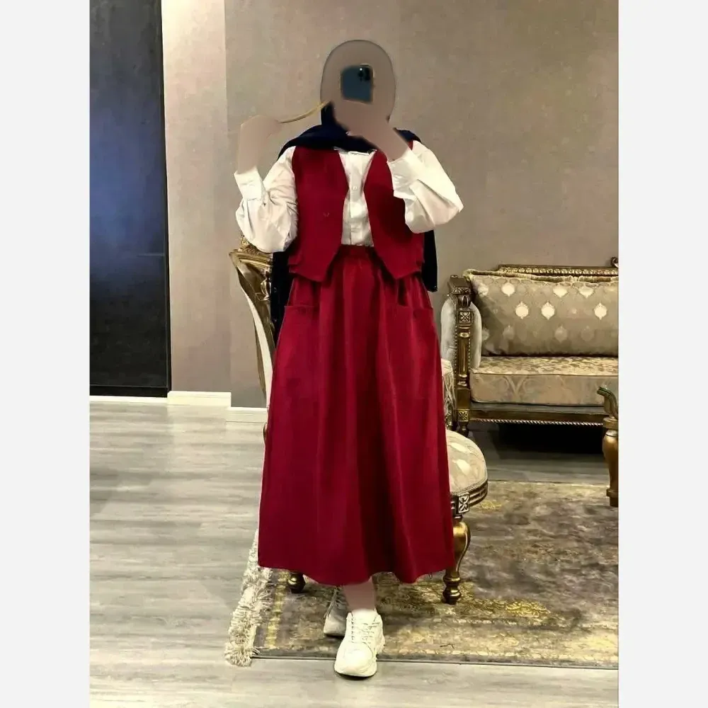 ست سه تیکه شومیز جلیقه و دامن مدل ژینا جنس شانتون سایز فری 36 تا 46