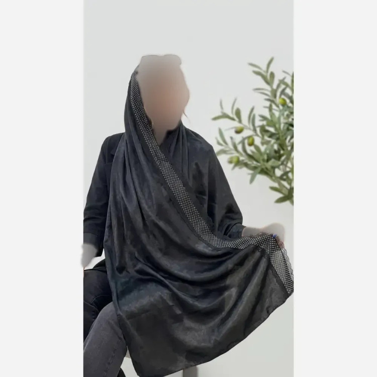 شال مجلسی زنانه کوپرا مشکی لب نگین و دانتل ابعاد 180 در 73 سانتیمتر