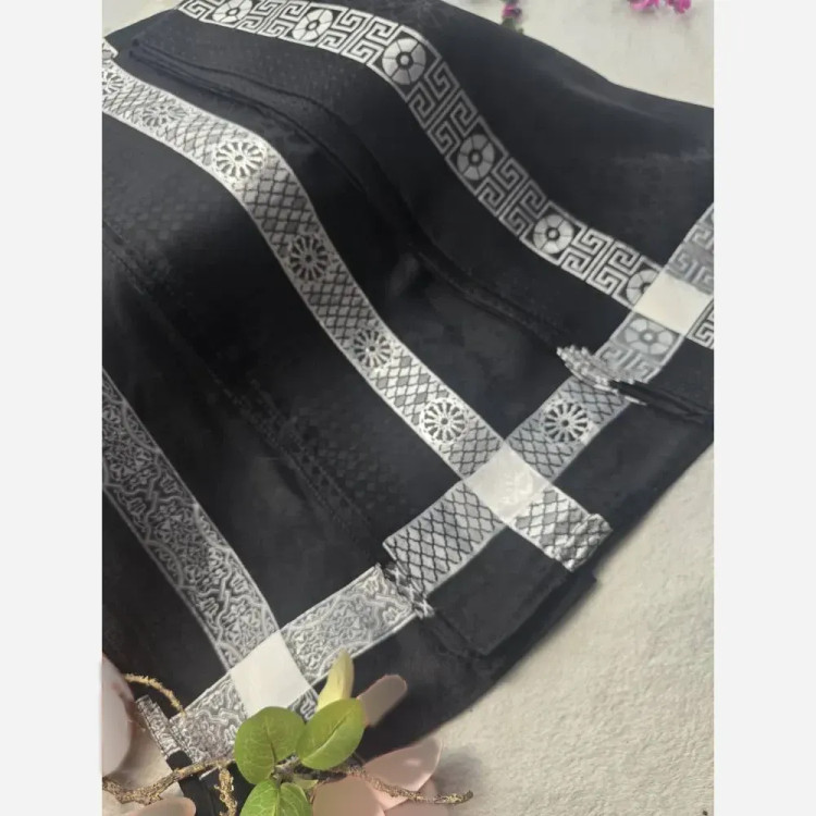 روسری ژاکارد ابریشم ترک دورو حاشیه نقره کوب سایز 90 در 90 چهار فصل