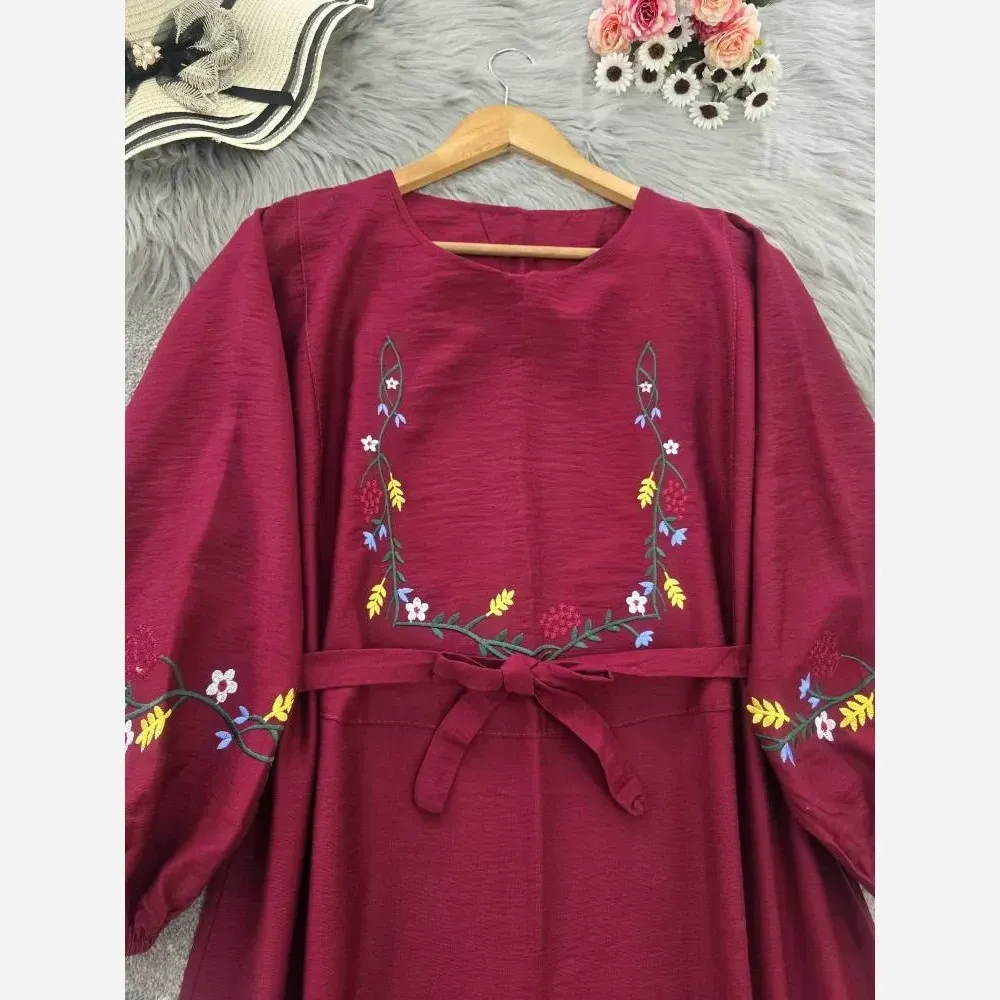 کفتان گلدوزی گلبرگ جنس بابوس فری سایز رنگ کرم نسکافه ای سبزسدری زرشکی