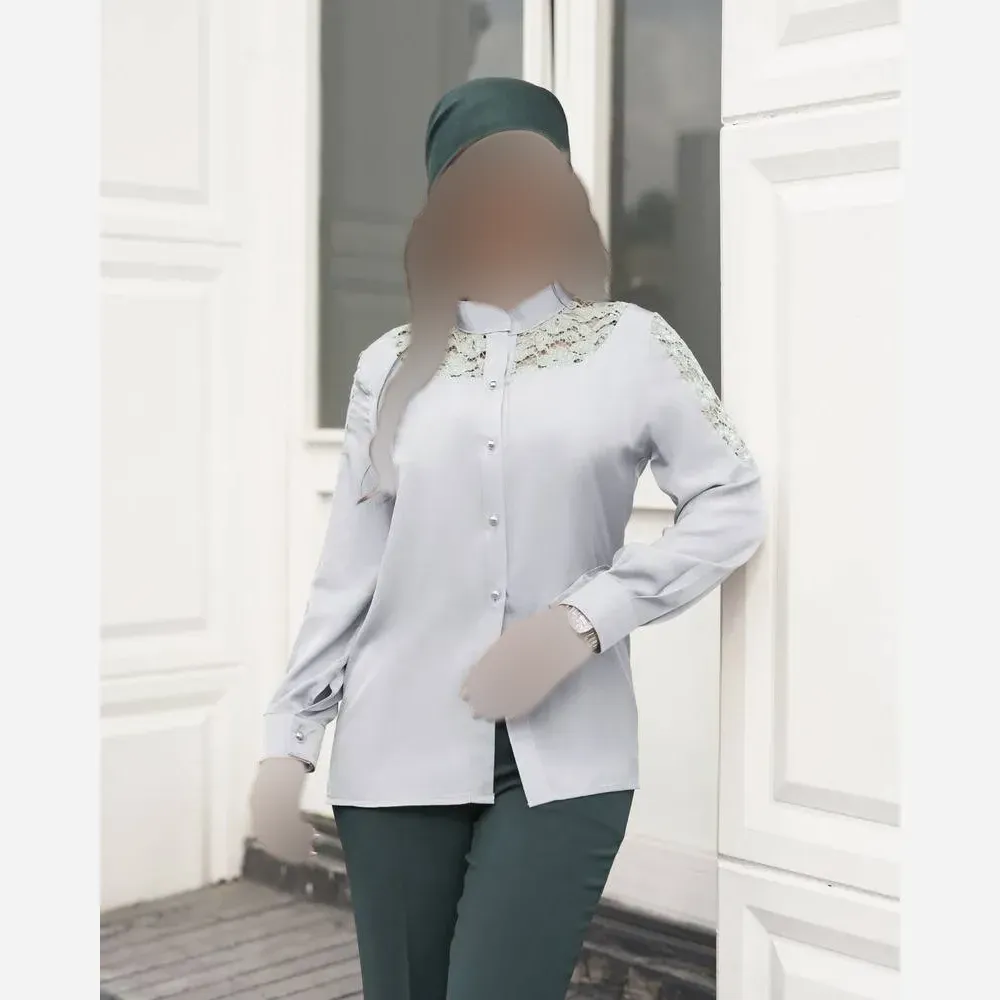 شومیز یقه ایستاده پارچه لیوسل خرجکار گیپور