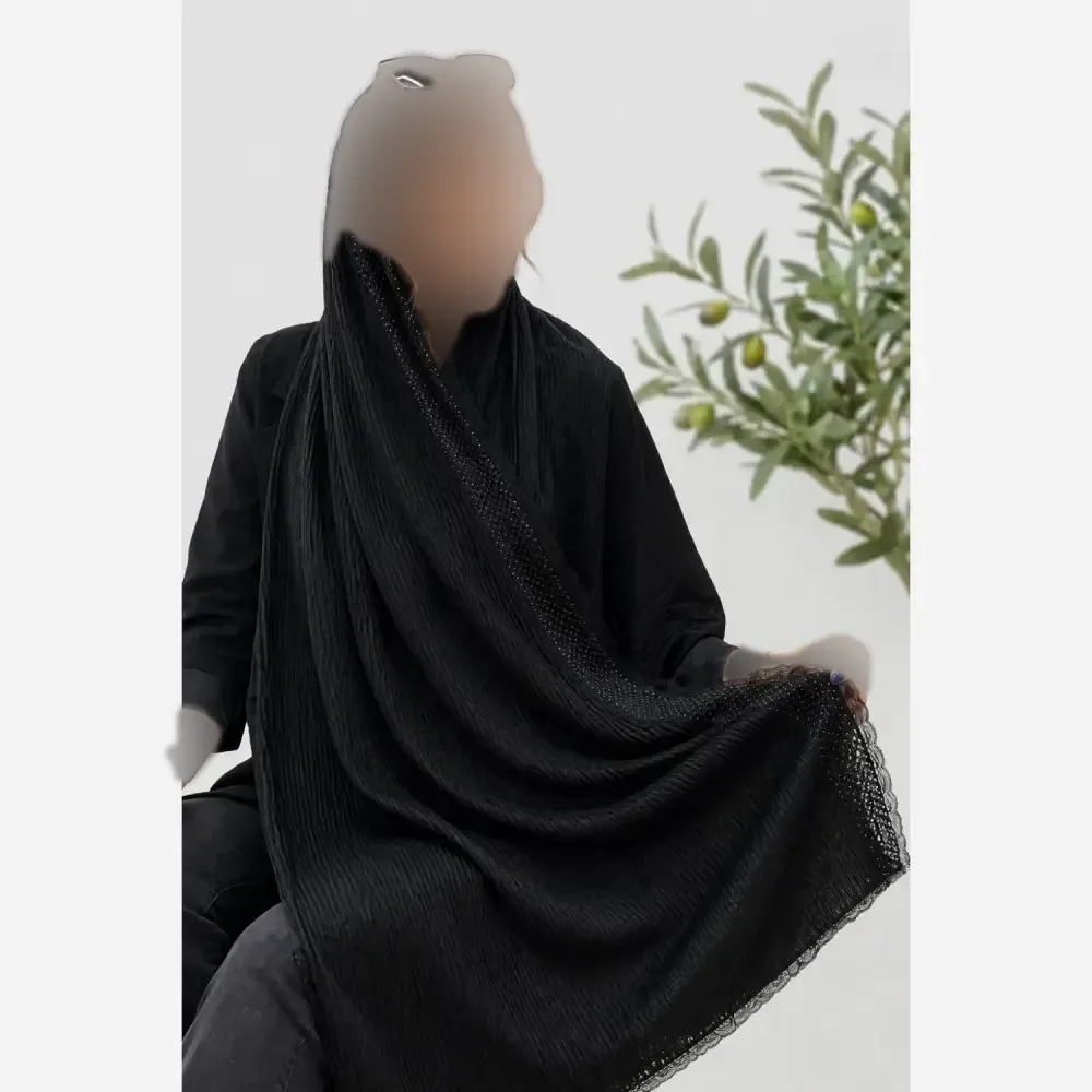 شال مجلسی آفاق طرح مزونی لب دانتل نگین کوبی مشکی فری سایز ابعاد 180×70