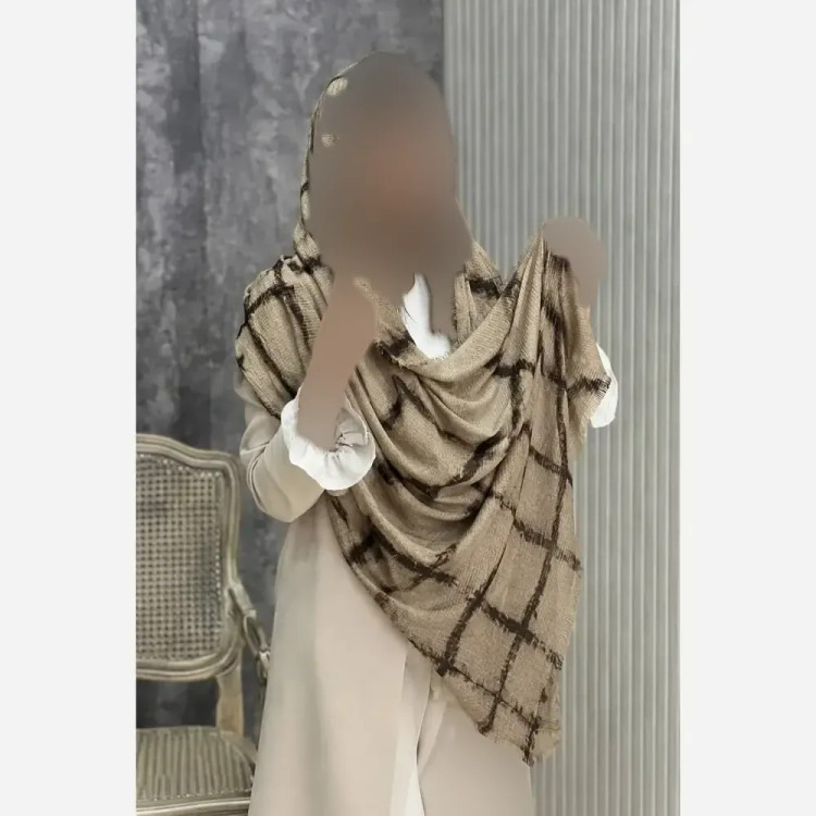 شال زنانه جنس برشکا ابعاد 70 در 180 سانتی متر رنگ بندی متنوع
