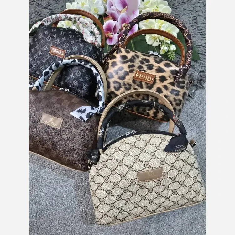 کیف مژگان چرمی با کیفیت بند بلند جادار سایز آزاد رنگ بندی متنوع
