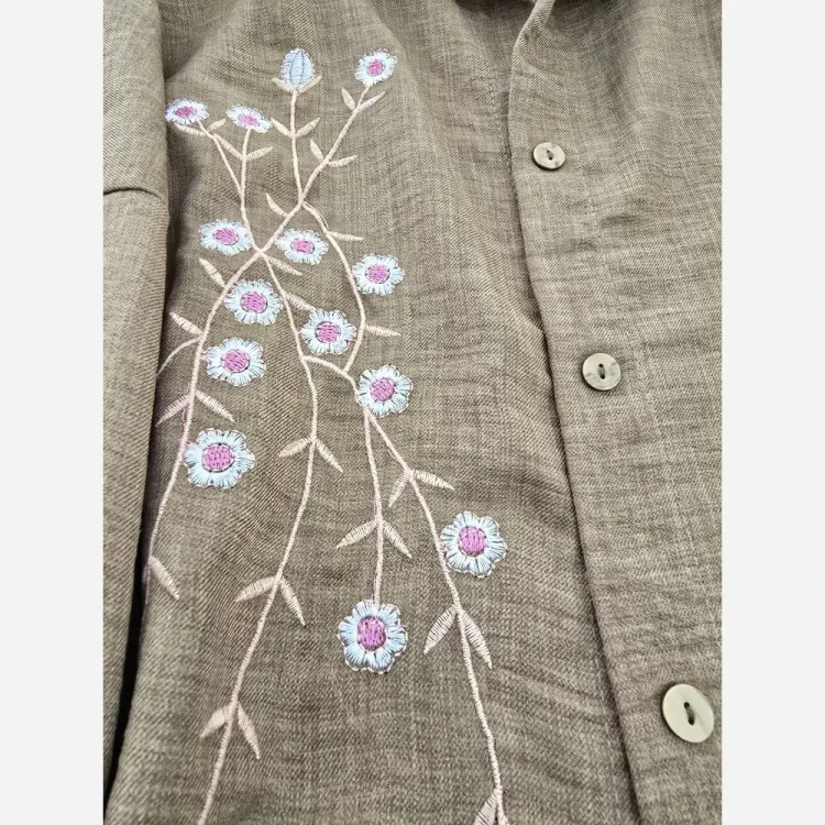 شومیز مانتویی آرتینا گلدوزی شده جنس شانتون در رنگ بندی کرم نسکافه ای سبز سرمه ای قهوه ای سایز یک و دو