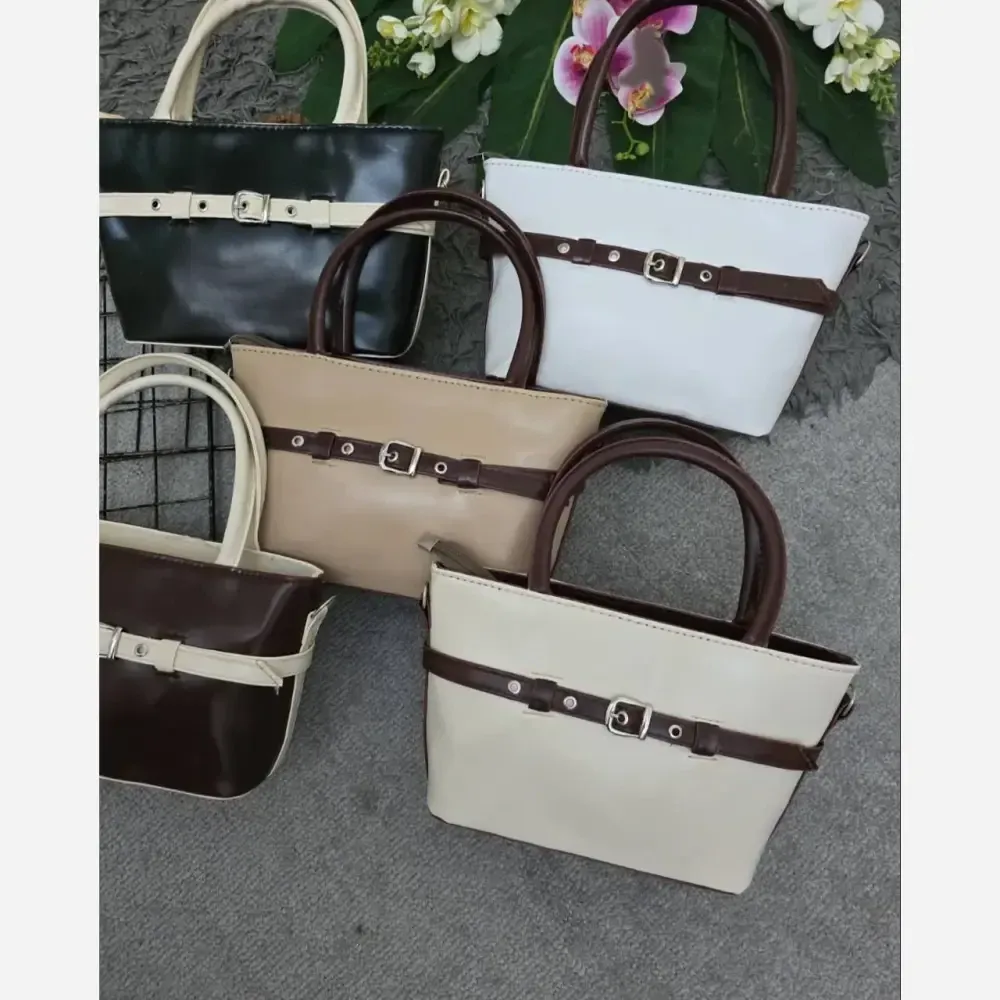 کیف اسما چرمی با کیفیت رنگ مشکی سفید کرم نسکافه ای سایز آزاد