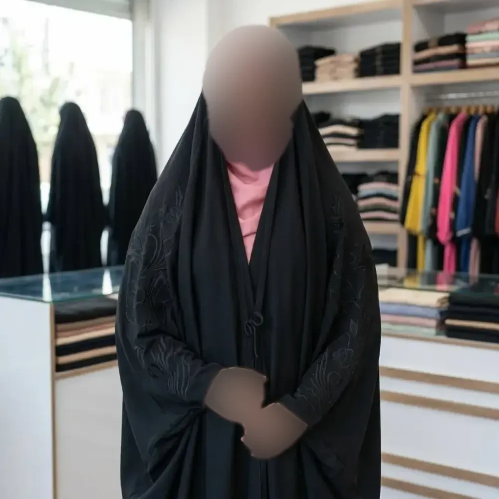چادر جده گلدوزی پروانه کن ندا مشکی سایز 150 تا 170