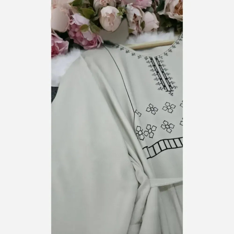 پیراهن چاپی نخ وارداتی فری سایز رنگ بندی نسکافه ای استخوانی بنفش بند کمر تنظیم قد 133