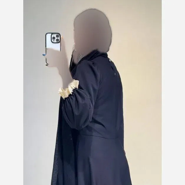 پیراهن زنانه یقه گیپور شهرزاد جنس الیزه رنگ مشکی سایز فری 38 تا 46 با کمربند
